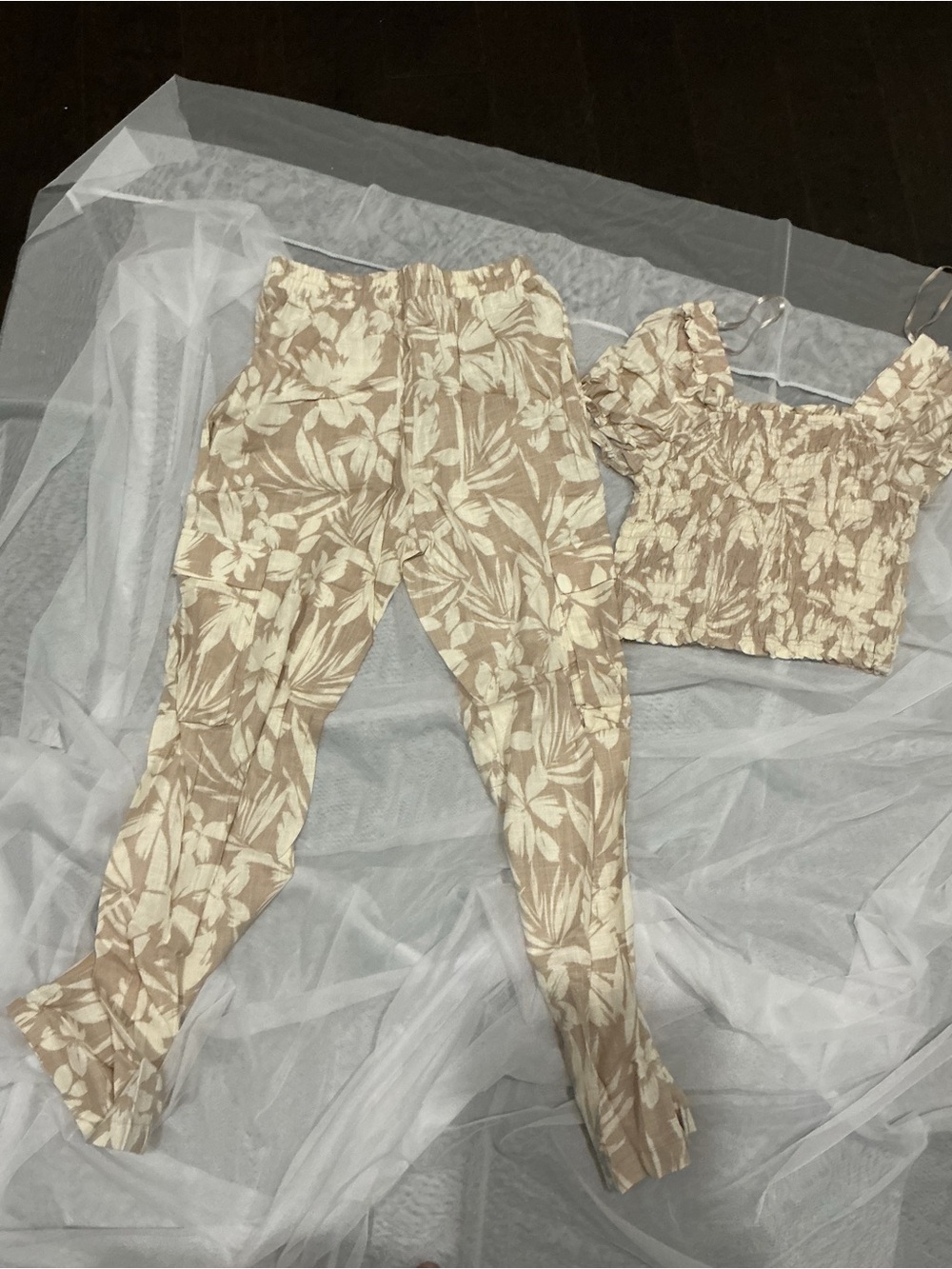 Beige Floral Matching Set Smocked Top & Pants Size Medium